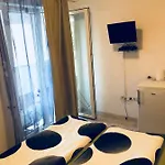 Jadro بيت ضيافة روفينج