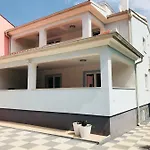 بيت ضيافة Jadro روفينج